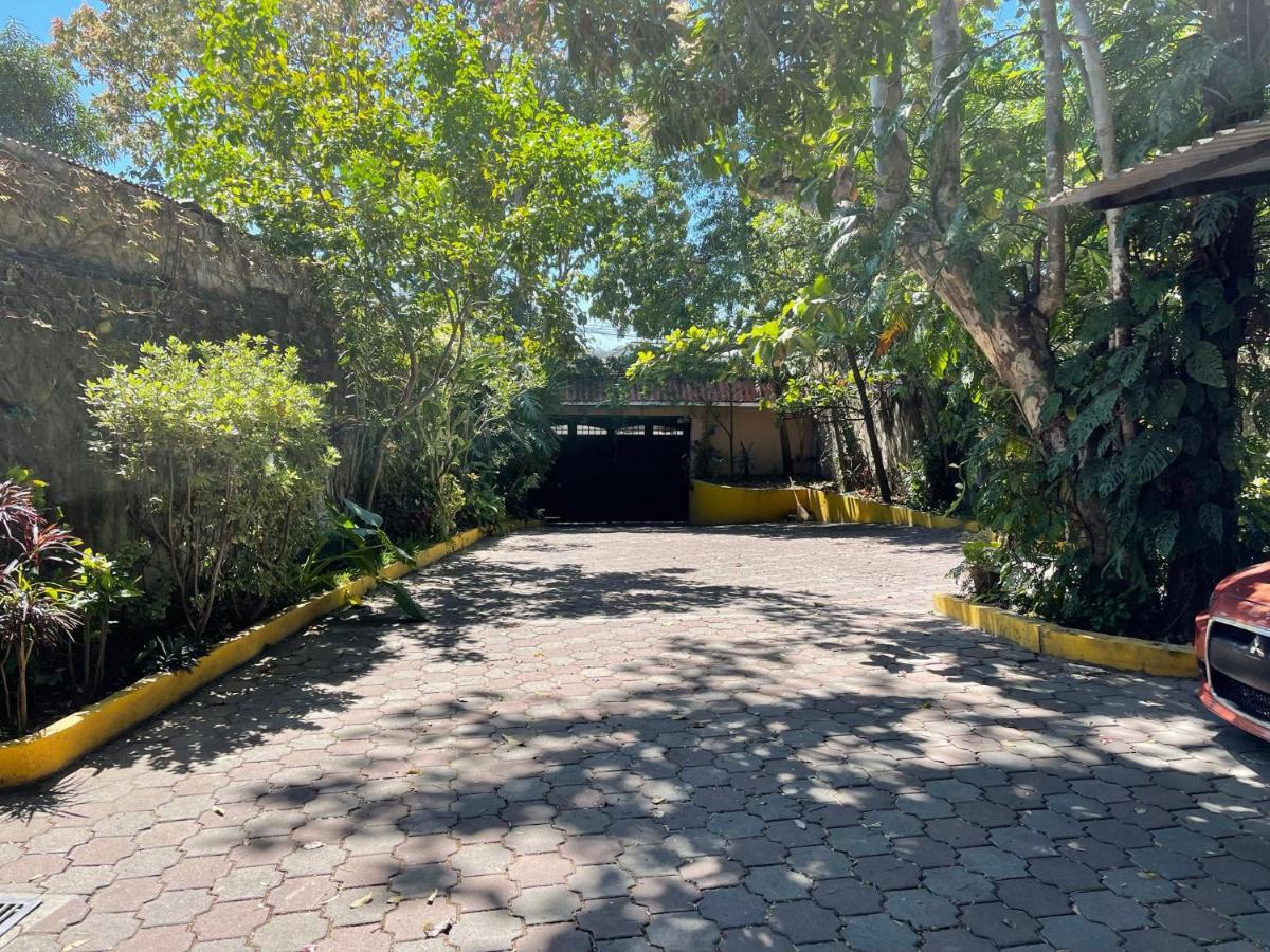 Villa Las Flores San Salvador Exteriör bild